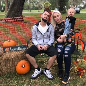 Meet your Posher, Holly